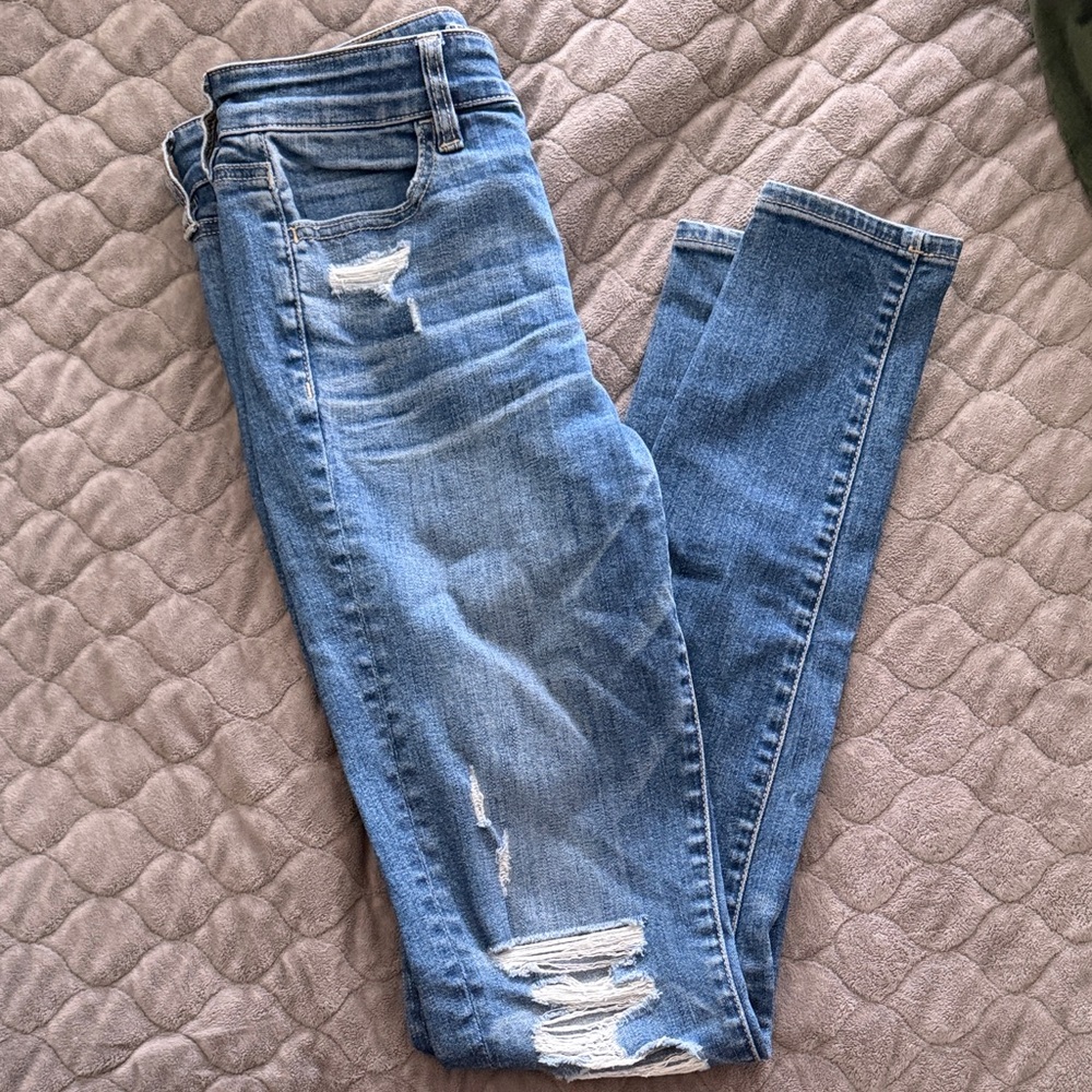 American Eagle Outfitters Light Blue Distressed Skinny Jeans